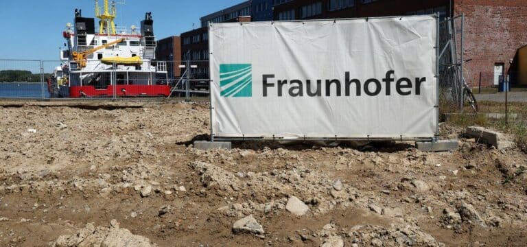 Spatenstich für Fraunhofer-Institut in Rostock