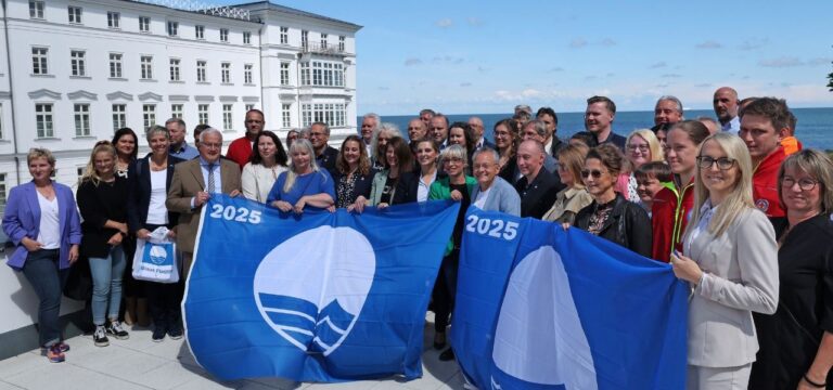 Blaue Flagge für 27 Badestellen und sechs Häfen in MV