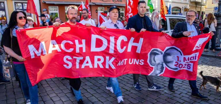 Hunderte demonstrieren in MV für eine gerechte Arbeitswelt