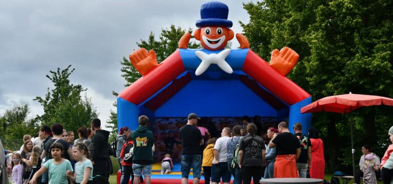 Kindertag in Wismar: Familienfest, Stadtführungen und Abendprogramm