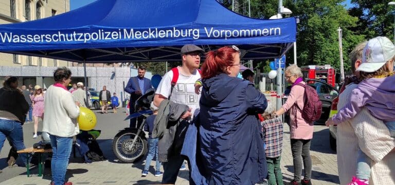 Tag der offenen Tür in Wismar: Polizei und Kreisverwaltung hautnah erleben