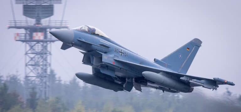 Tiefflüge von Tornados und Eurofightern in Mecklenburg-Vorpommern