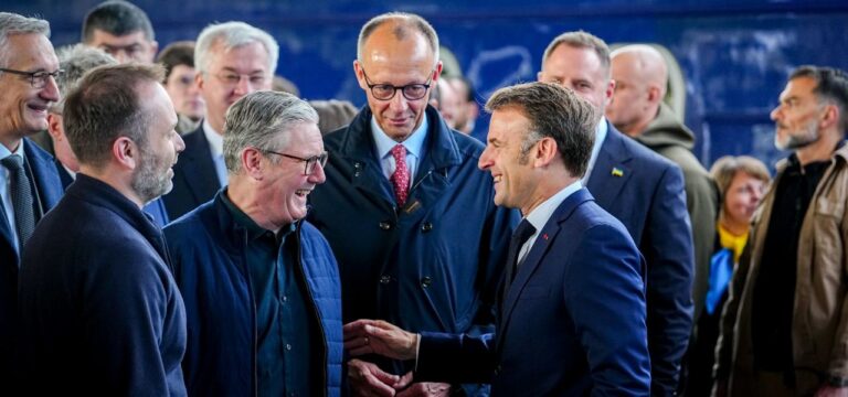 Reise als Signal an Putin: Merz, Macron und Starmer treffen in Kiew ein