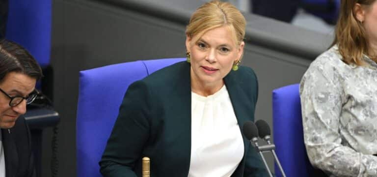 Zwölf Männer und keine Frau: Klöckner will nach Steinmeier eine Bundespräsidentin