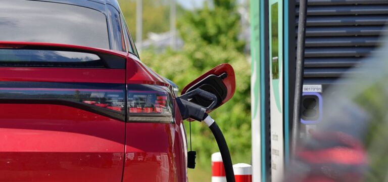 Schwarz-Rot will Abschreibungen: E-Auto-Plan der Bundesregierung spaltet die Branche