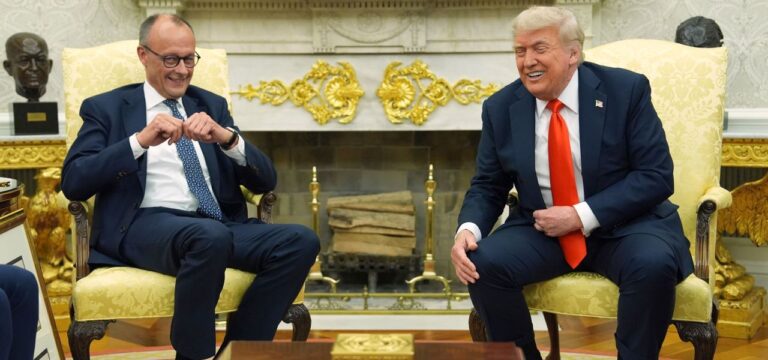 Antrittsbesuch in Washington: Merz bietet Trump enge Zusammenarbeit an