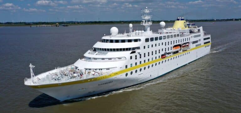 Kreuzfahrtstop der MS Hamburg in Wismar