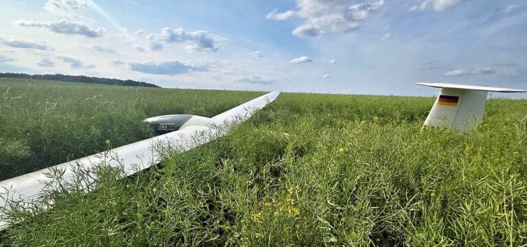 Notlandung eines Segelflugzeugs bei Ruhner Berge