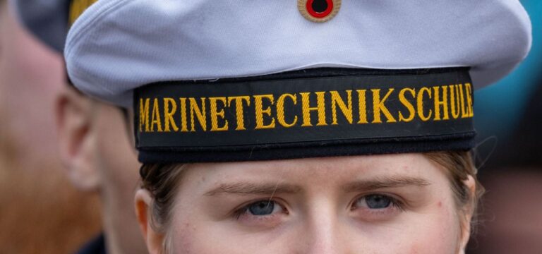 Ausbildungsstart künftiger Marineoffiziere erstmals in Parow