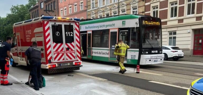 Brandstiftung in Schwerin: Mann setzt sich und Straßenbahn in Brand