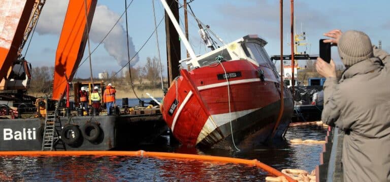 Schon wieder Probleme – Wassereinbruch in Gastro-Kutter