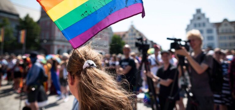Tausende zum Christopher Street Day in Rostock erwartet