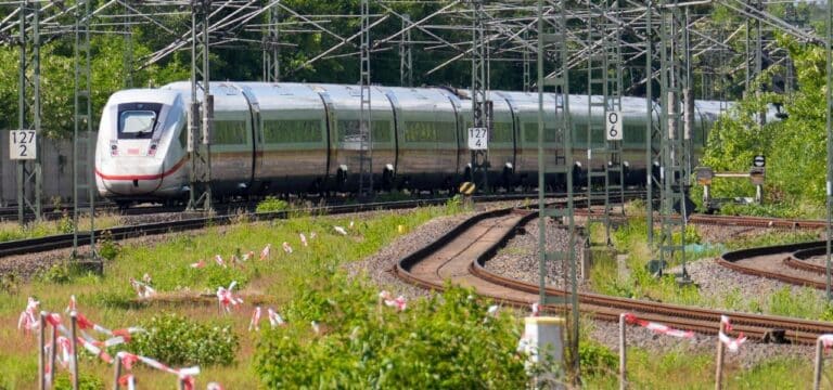 Bahn modernisiert während Streckensperrung Bahnhöfe in MV
