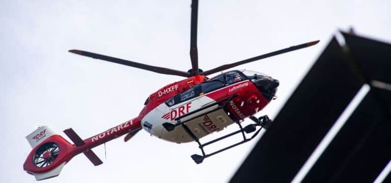 Hohenkirchen: Radfahrerin lebensgefährlich verletzt