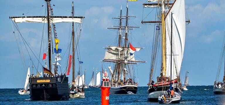 Hanse Sail erwartet über 100 Traditionssegler