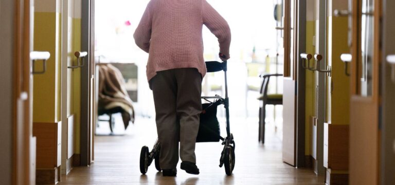 Zuzahlungen für Pflege im Heim erneut gestiegen