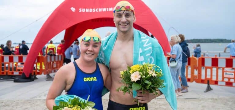 Fast 1.100 Schwimmer beim Sundschwimmen auf Rügen