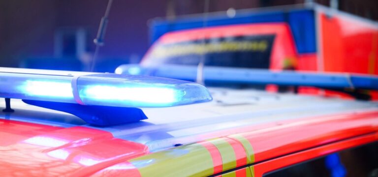 Schwerer Unfall – Mann überschlägt sich mit Auto