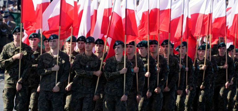 Luftwaffe und Tausende Soldaten: Polen setzt Armee für Kontrollen an Grenze zu Deutschland ein