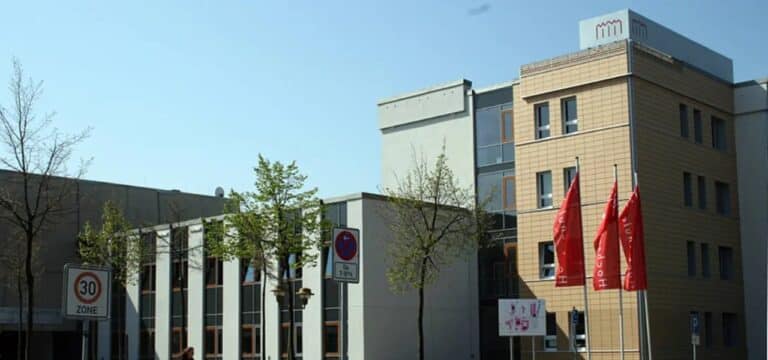 Land ermittelt zu möglichen Verstößen bei Bachelor-Vergabe