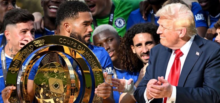 Ausgepfiffener Trump irritiert auf Siegerpodest der Klub-WM