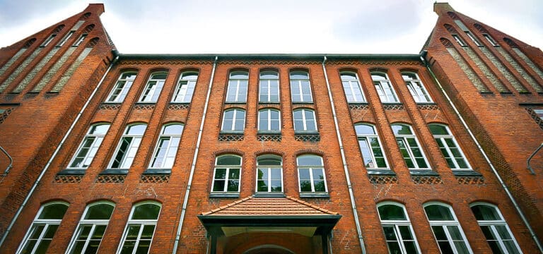 Kreistag entscheidet: Kreismusikschule Wismar muss als Übergangslösung in Container
