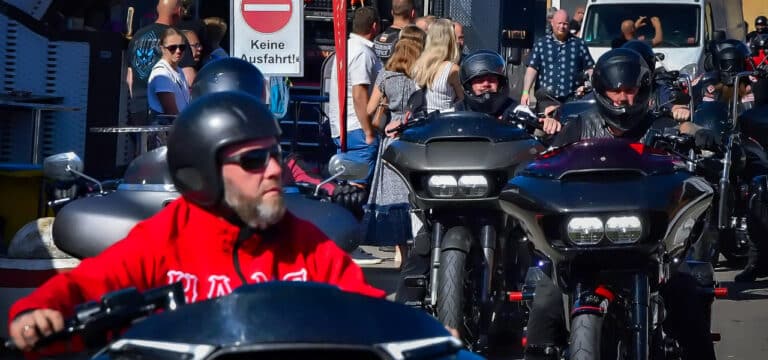„Tätowierte gegen Krebs“ Vol.12: Das Highlight am Sonntag ist der „Bikergottesdienst“