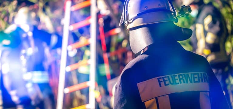 Junger Mann stirbt bei Brand in Uniklinik