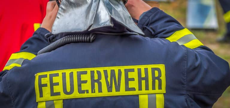 Brand in Gadebusch: Caport in Flammen