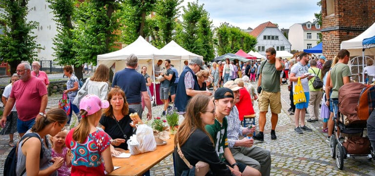 8. Norddeutscher Honigmarkt in Wismar am nächsten Wochenende vor St. Nikolai