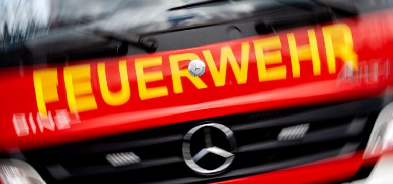 Zehn Autos bei Brand beschädigt – 26-Jähriger tatverdächtig