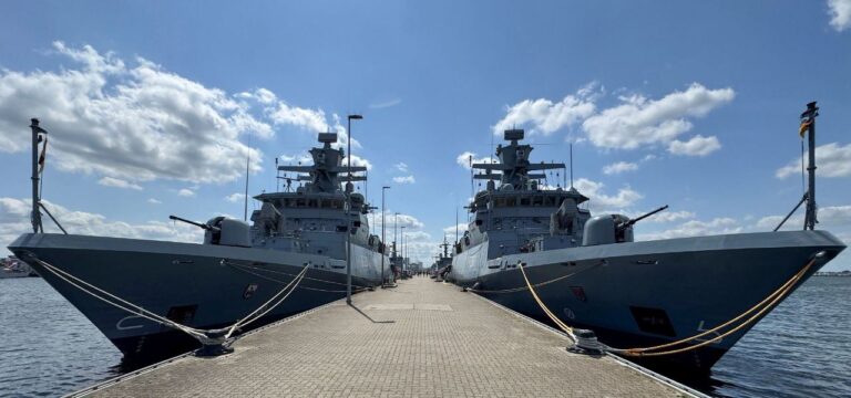 „Marinestadt“ Rostock: Korvetten, Kapitäne, Kommandeure