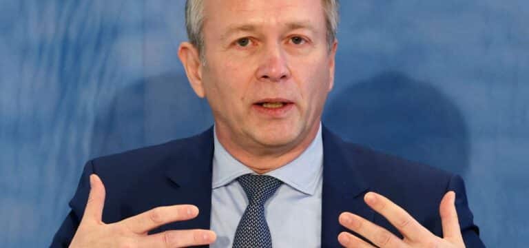 Geue verspricht heimischer Bauwirtschaft Auftragswelle