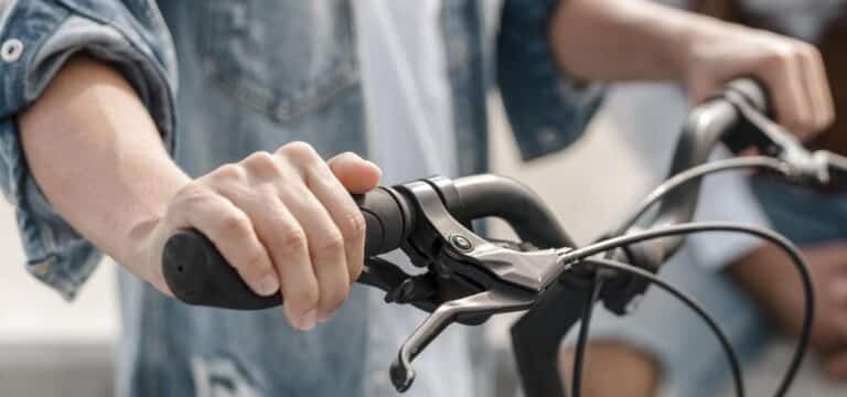 Verkehrswacht Wismar bietet kostenlose Fahrradcodierung am Schillerring an
