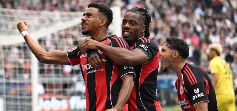 Bayer 04 legt bösen Fehlstart hin, Eintracht wird torreich erster Bayern-Verfolger