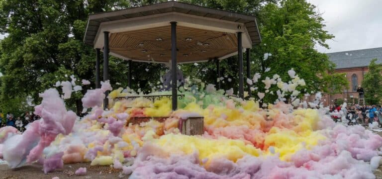 Schaumaktion „Island of Foam“ im St.-Marien-Forum Wismar