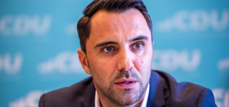 CDU-Fraktionschef fordert Rücktritt von Innenminister Pegel