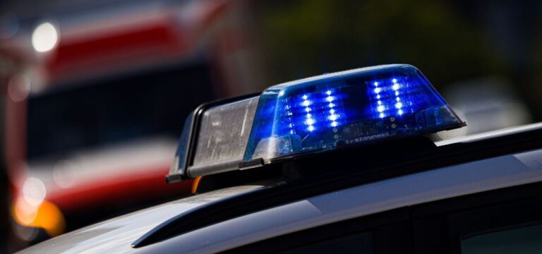 Auto überschlägt sich – Fünf junge Menschen verletzt
