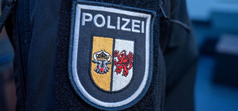 Debatte um Turbo-Beförderung – Staatssekretär in der Kritik