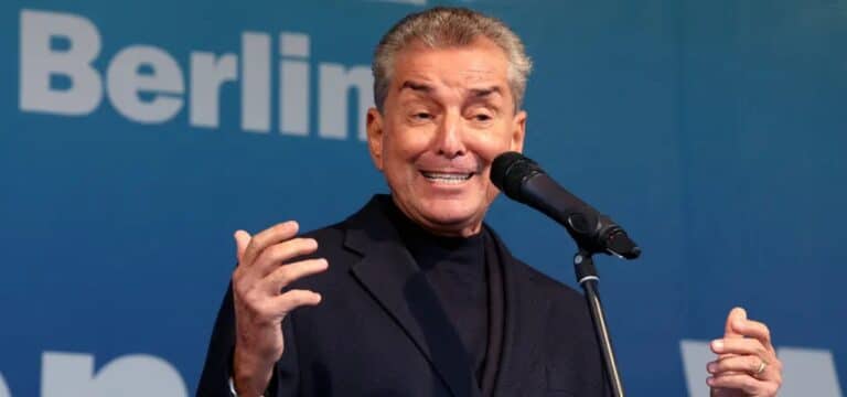 Debatte über die Ausladung: Michel Friedman bei Kundgebung in Klütz dabei