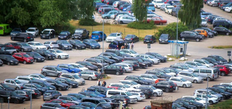Sandparkplätze in Wismar werden ausgebessert – Sperrungen an zwei Tagen