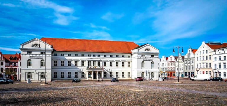 Wismar ruft zur Einreichung von Vorschlägen für Bürgermedaille und Sportplakette auf