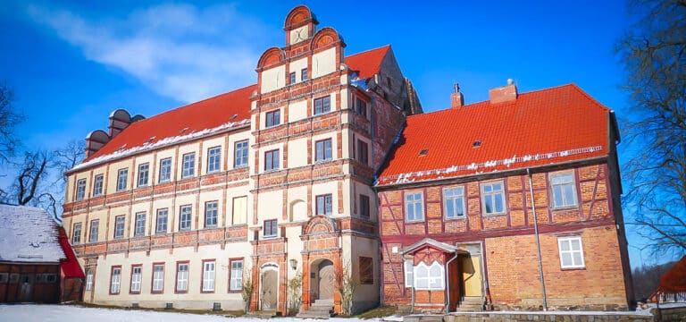 Unterstützung für Gadebusch: Investitionen vom Land für Schloss und Infrastruktur