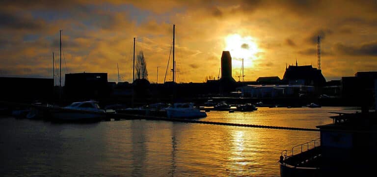 Sonne, Wolken und spürbarer Wind: Wechselhafter Spätsommertag in Wismar und der Region