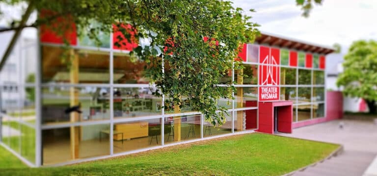 Matze Knop bringt sein neues Programm „Spitzenreiter“ nach Wismar