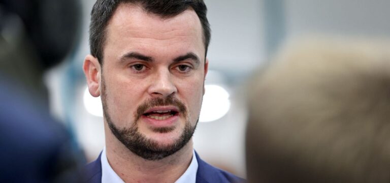 Paukenschlag in der Nordost‑CDU: Landrat Schomann fordert Kanzler‑Rücktritt