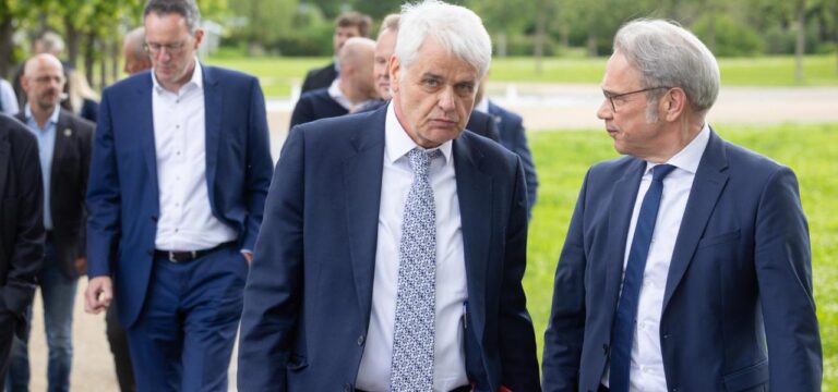 Ermittlungen gegen Innen-Staatssekretär Schmülling und LPBK-Chef Walus