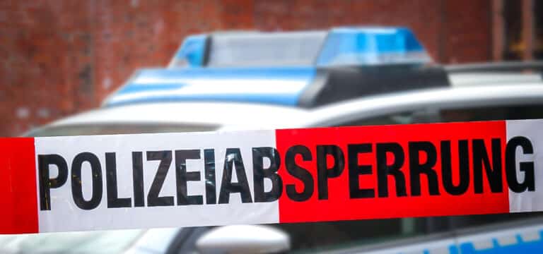 Polizeieinsatz in Lütten‑Klein: 47‑Jähriger bedroht Rettungskräfte