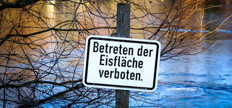 Lebensgefahr: Behörden warnen vor Betreten von Eisflächen in Nordwestmecklenburg