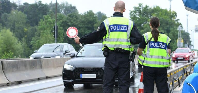 Alkohol und Drogen im Fokus: Polizei startet Dezemberkontrollen